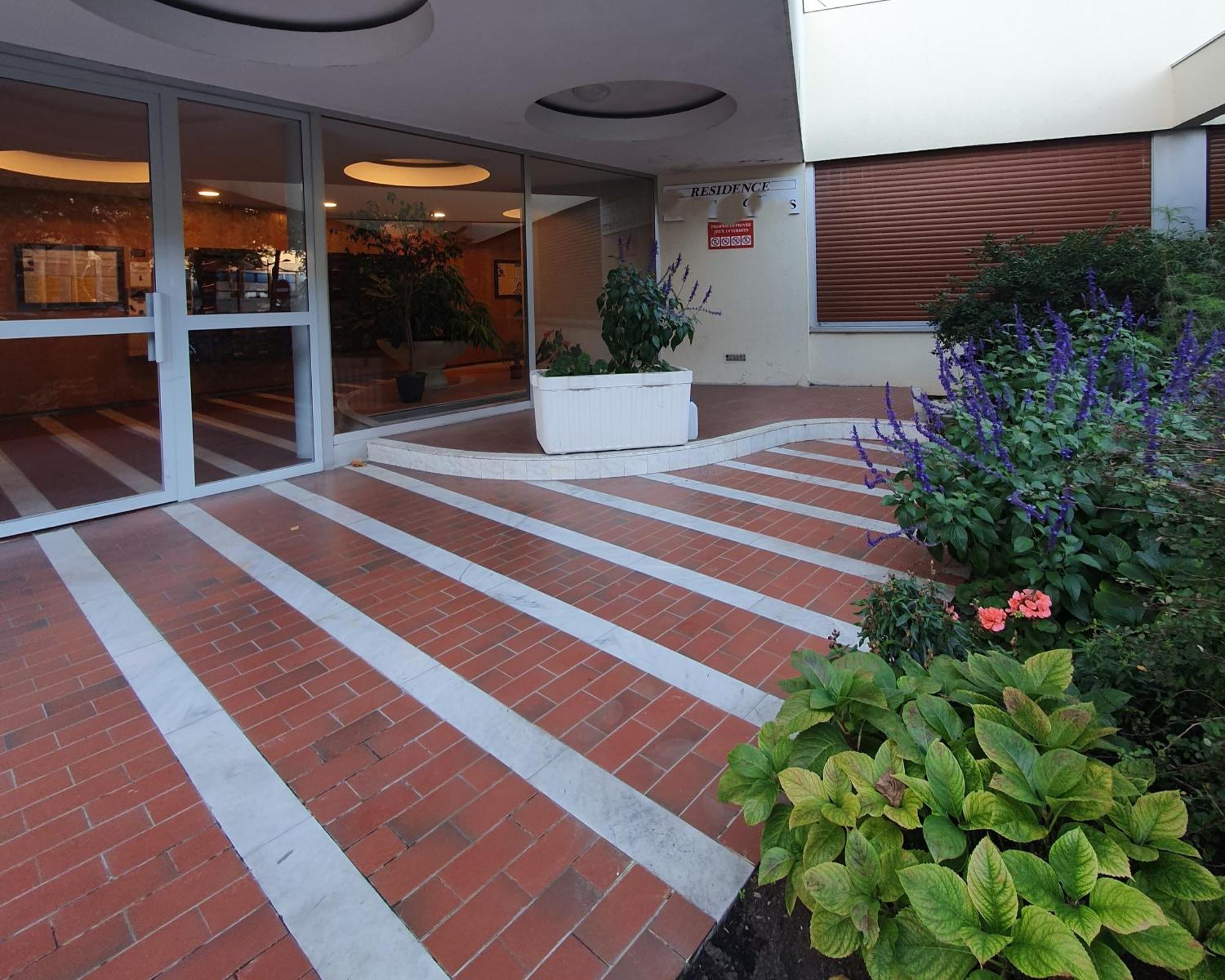 Club Appart Vernon  Exterior photo
